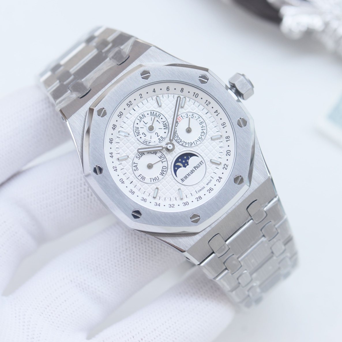 Audemars Piguet Silver White Dial Bracelet Watch — front