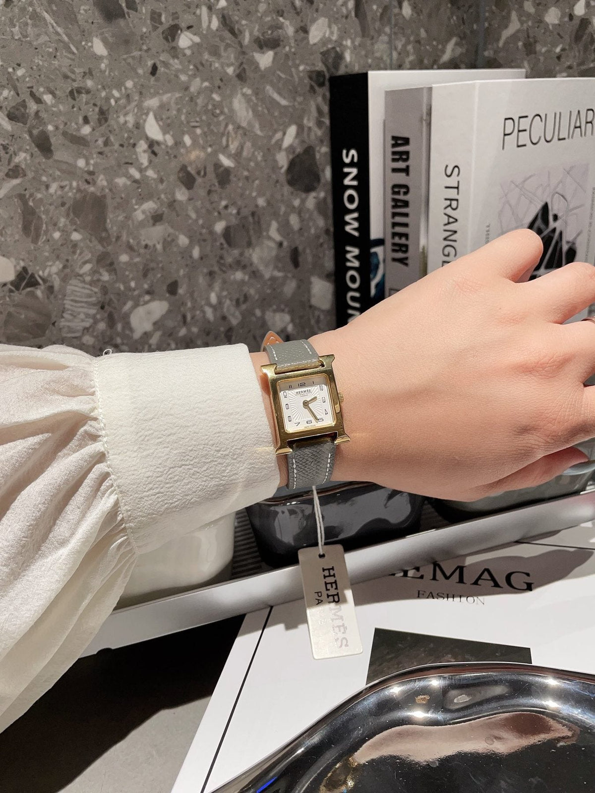 Hermès Gold Brown Strap Watch — model
