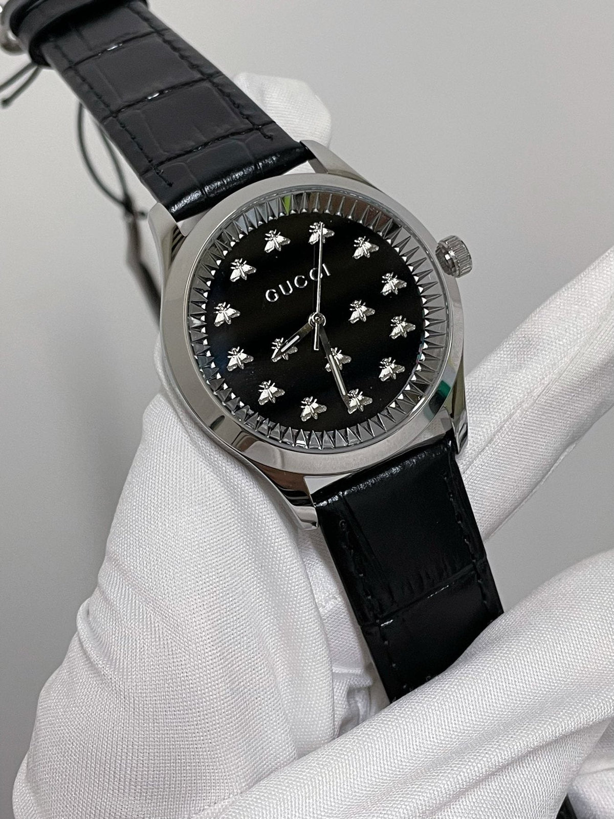 Gucci Black Bee Dial Watch — front