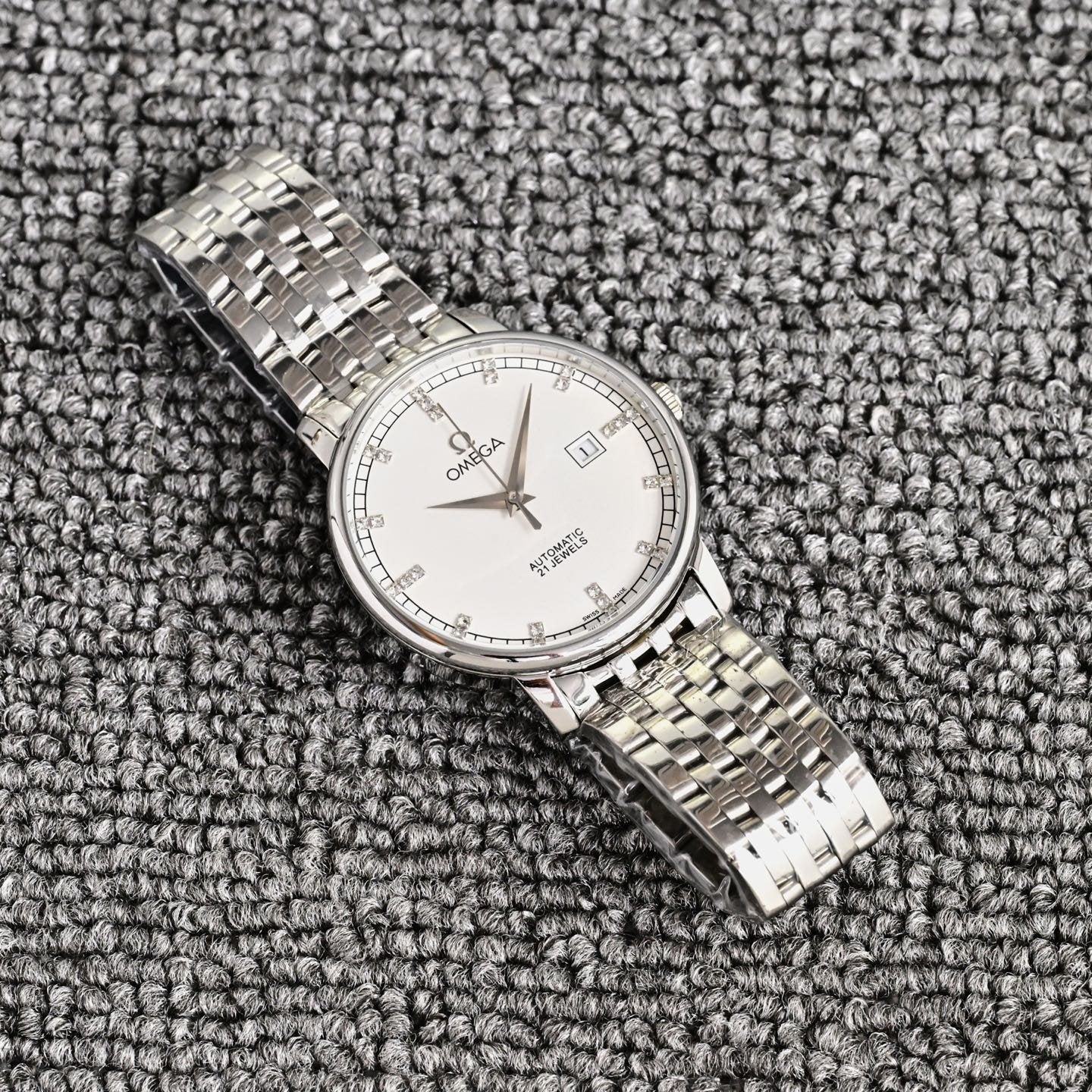 Silver White Dial Bracelet Watch — hero