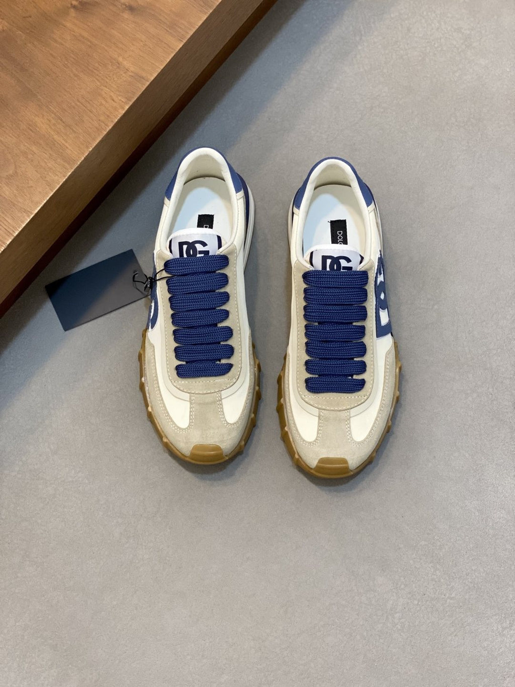 Dolce & Gabbana Low-Top Leather Sneakers — side