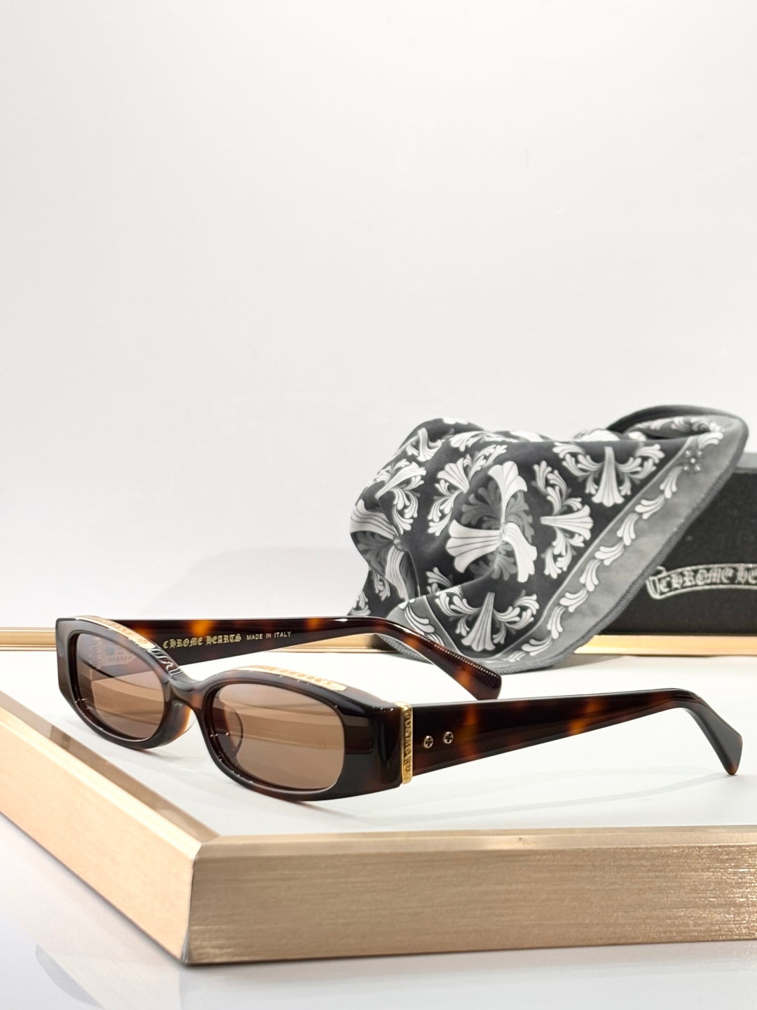 𝘾𝙝𝙧𝙤𝙢𝙚 𝙃𝙚𝙖𝙧𝙩𝙨 Sunglasses-LORD’N