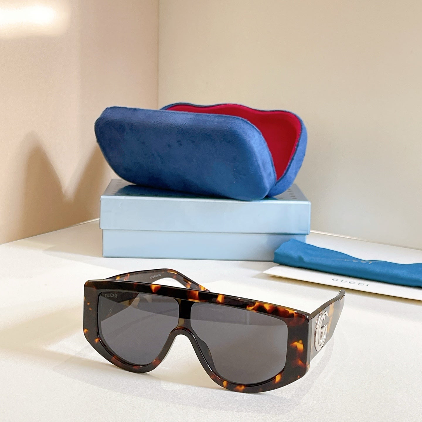 GUCCI Sunglasses GG1950S