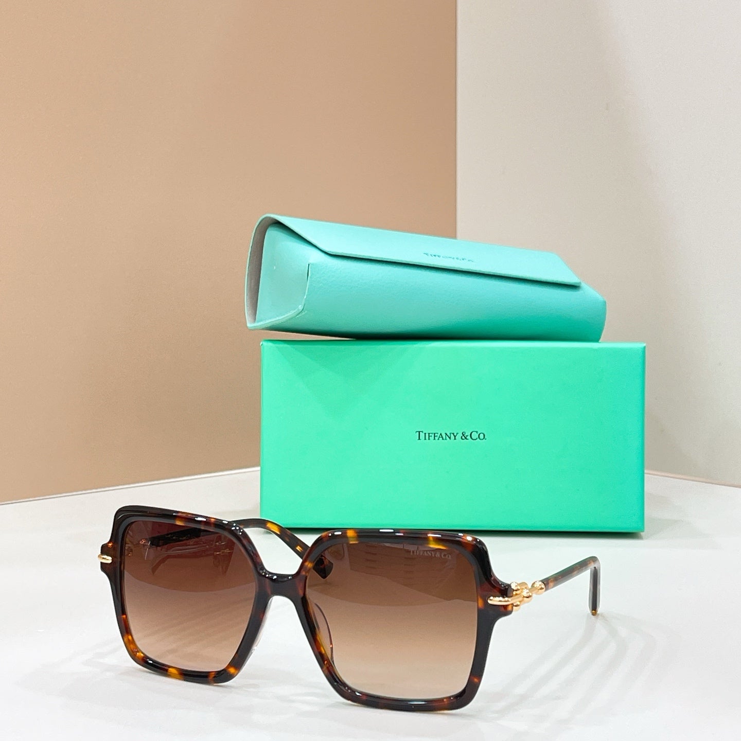 TIFFANY & CO. Sunglasses TF4260U