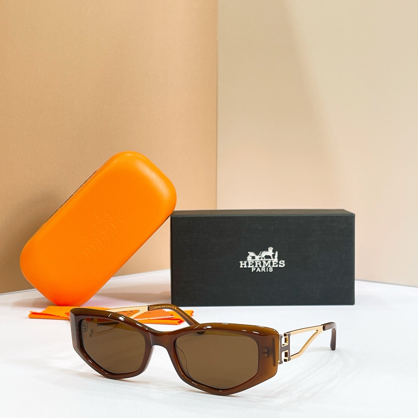HERMÈS Sunglasses H8126S