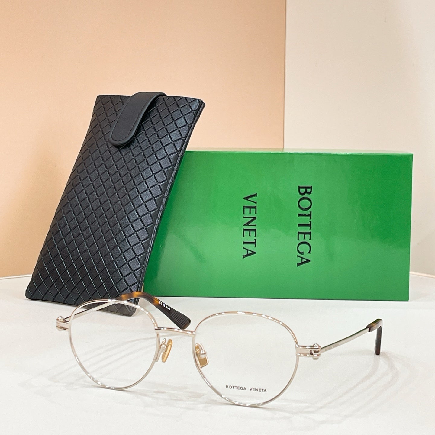 BOTTEGA VENETA Sunglasses BV1382S