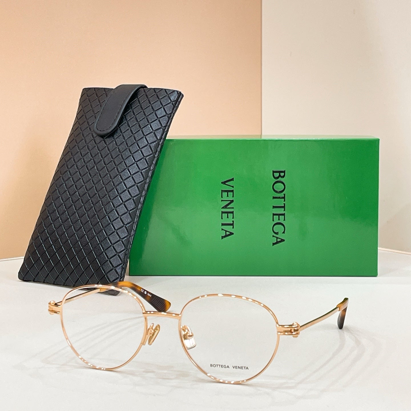 BOTTEGA VENETA Sunglasses BV1382S