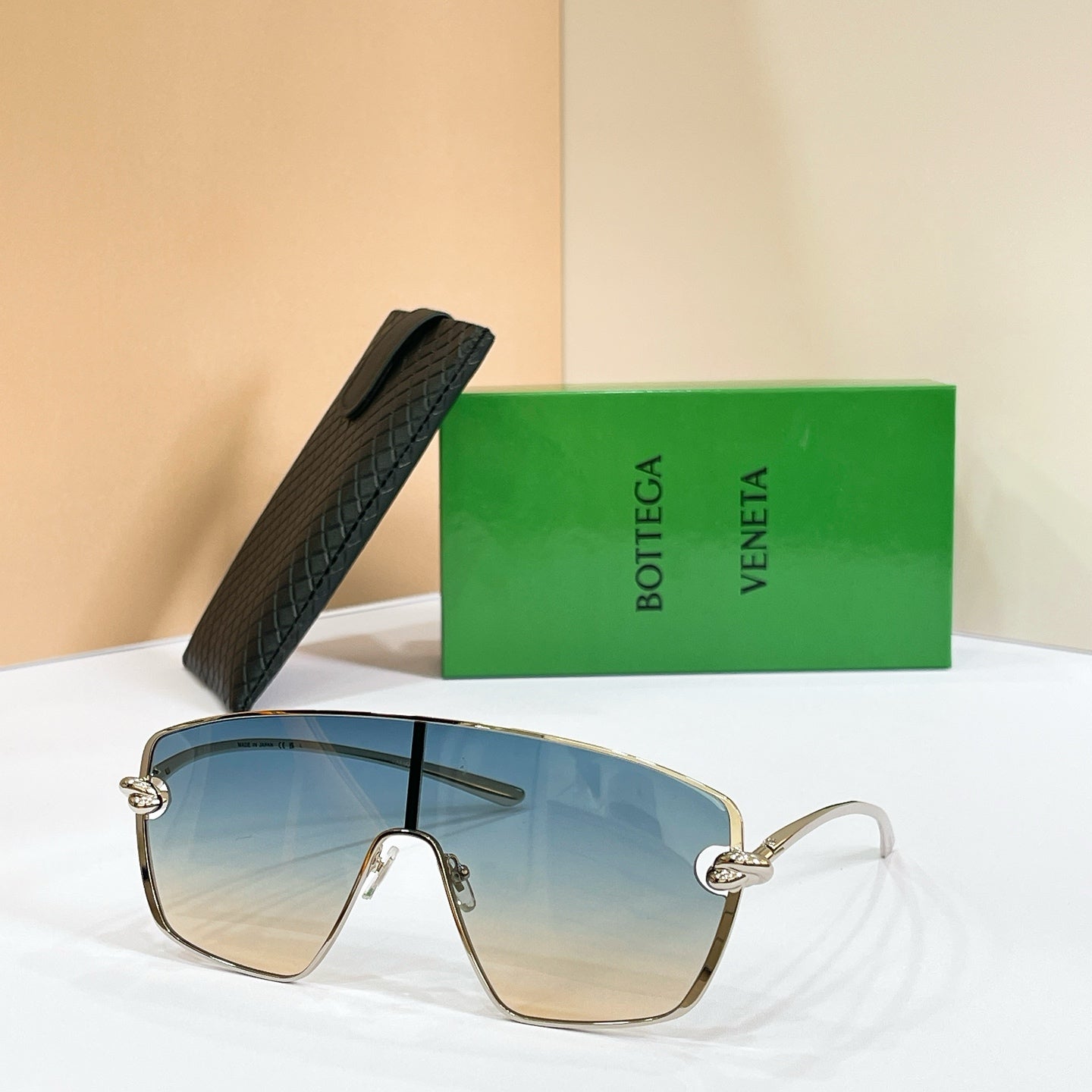 BOTTEGA VENETA Sunglasses BV1515S