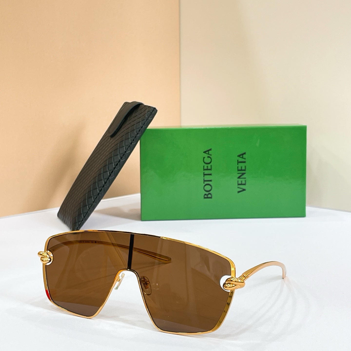 BOTTEGA VENETA Sunglasses BV1515S