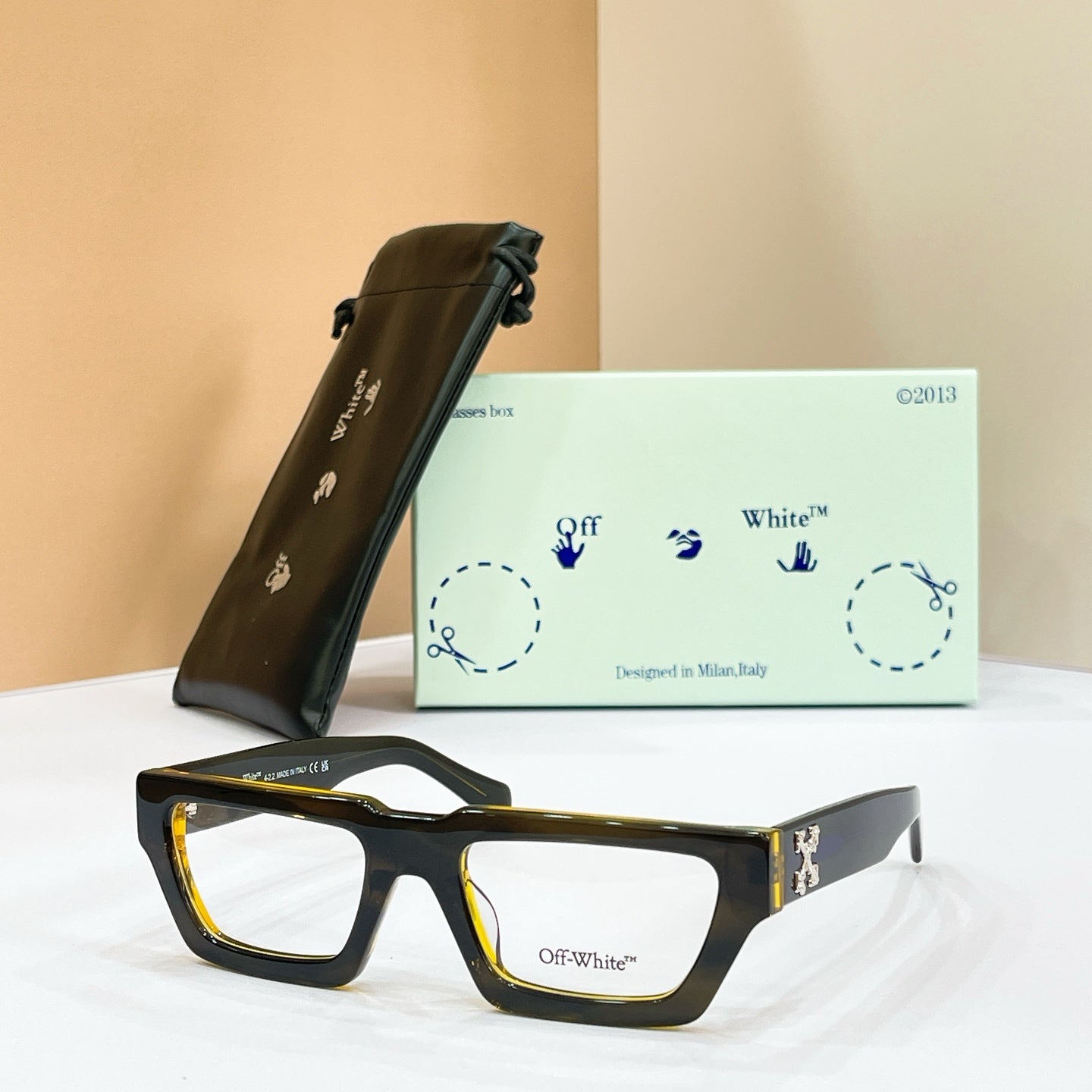 OFF-WHITE Sunglasses OER 1002