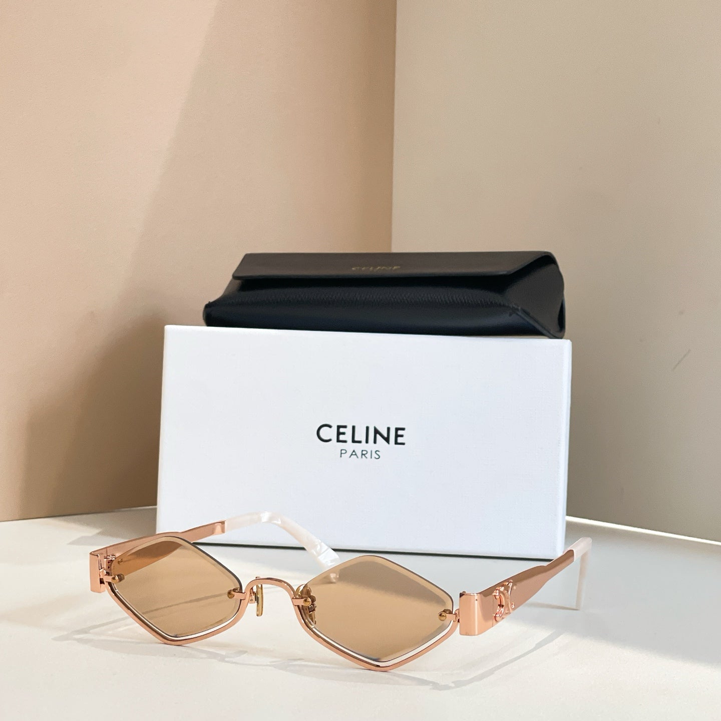 CELINE Sunglasses CL42117U