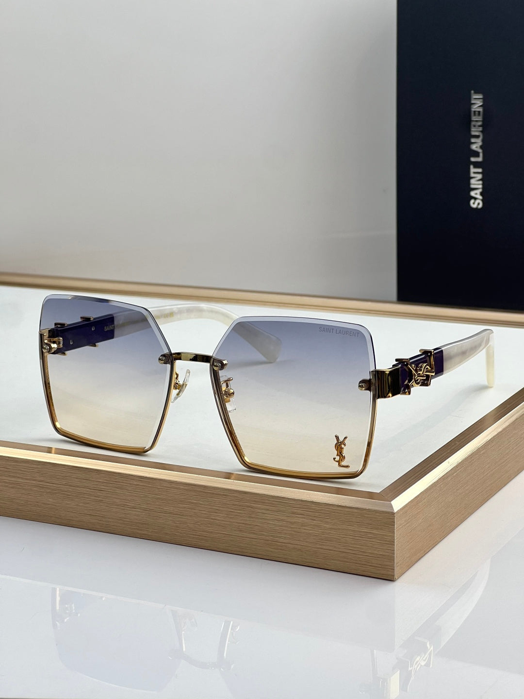 SAINT LAURENT Sunglasses SLM102