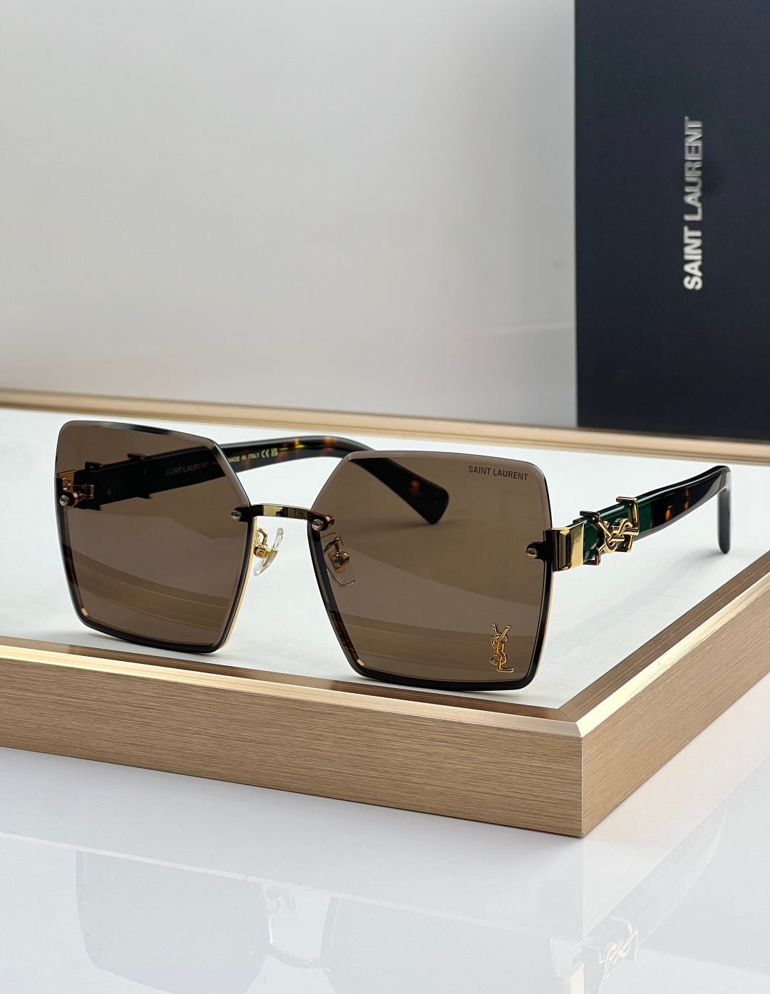SAINT LAURENT Sunglasses SLM102