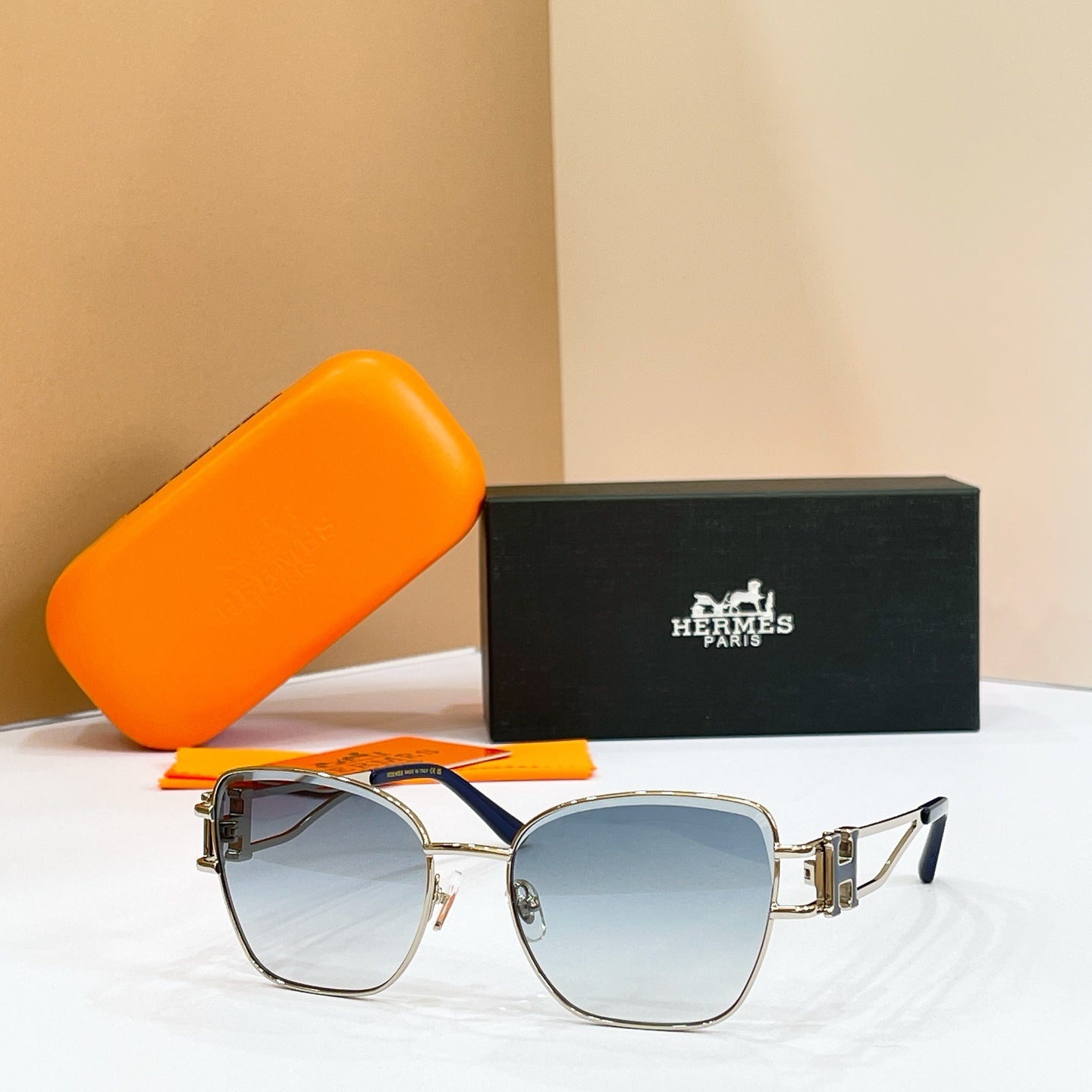 HERMÈS Sunglasses H8128S