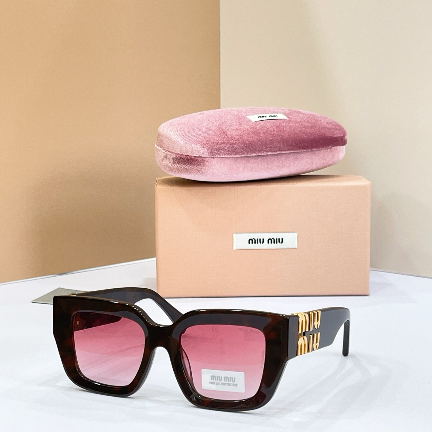 MIU MIU Sunglasses SMU B05