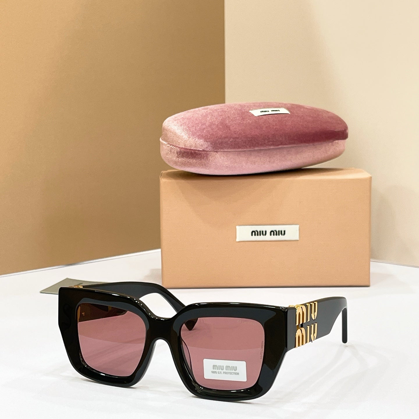 MIU MIU Sunglasses SMU B05