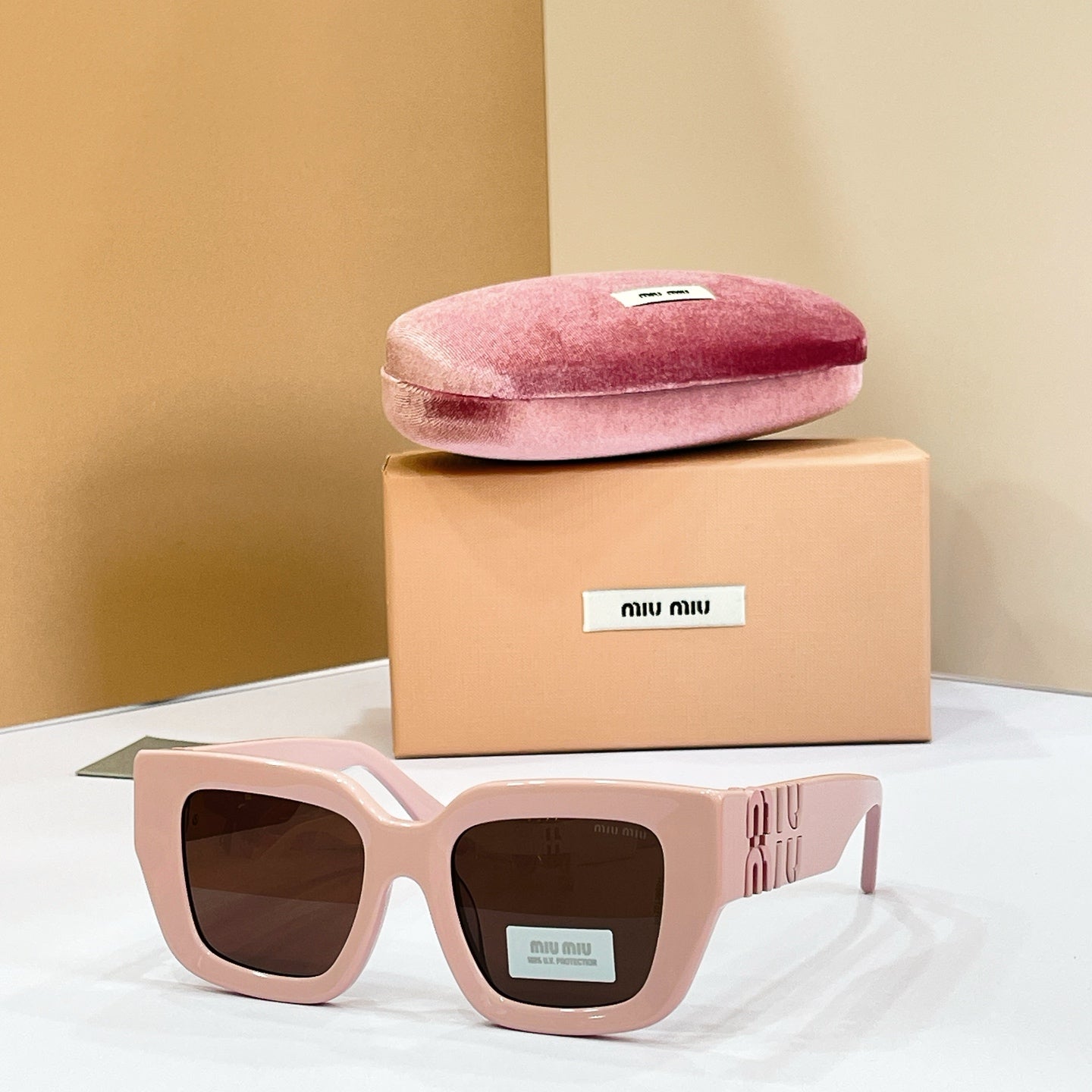 MIU MIU Sunglasses SMU B05