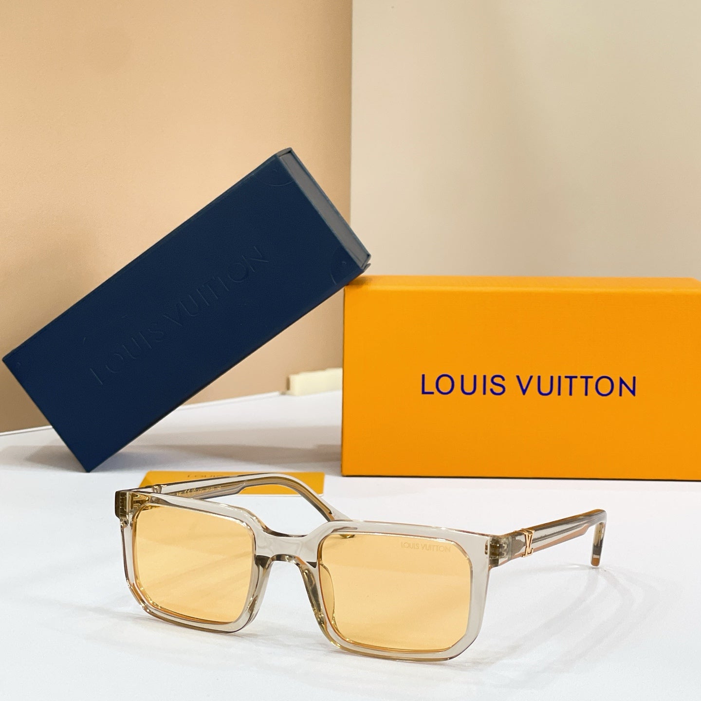 LOUIS VUITTON Sunglasses Z3293U