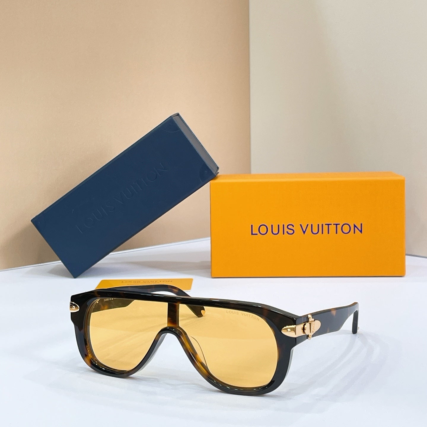 LOUIS VUITTON Sunglasses Z6087U