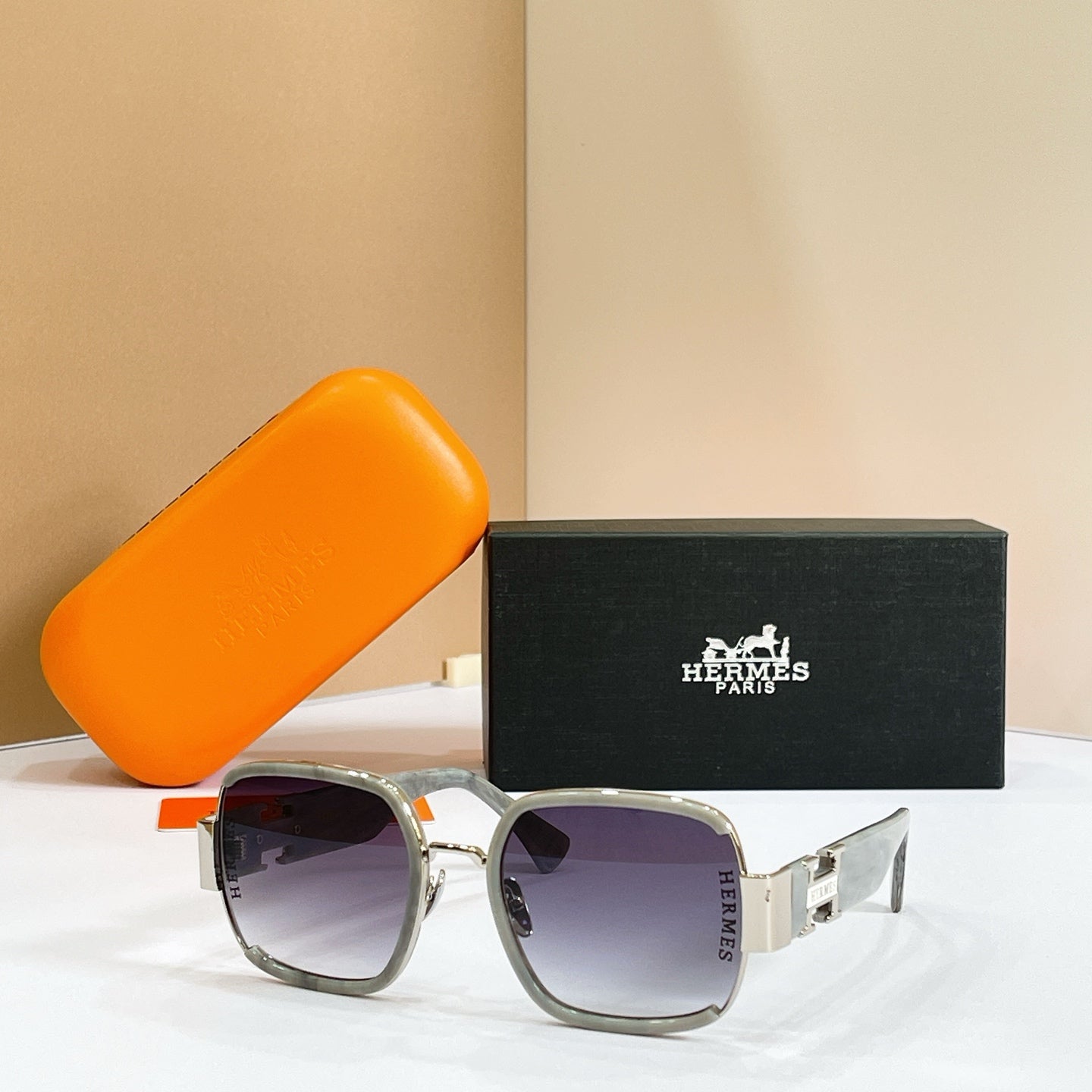 HERMÈS Sunglasses 9720