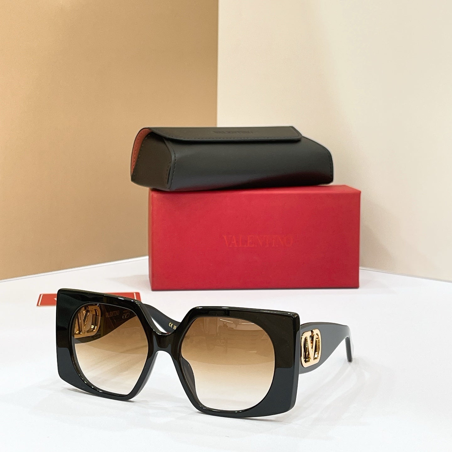 VALENTINO Sunglasses VG0002S