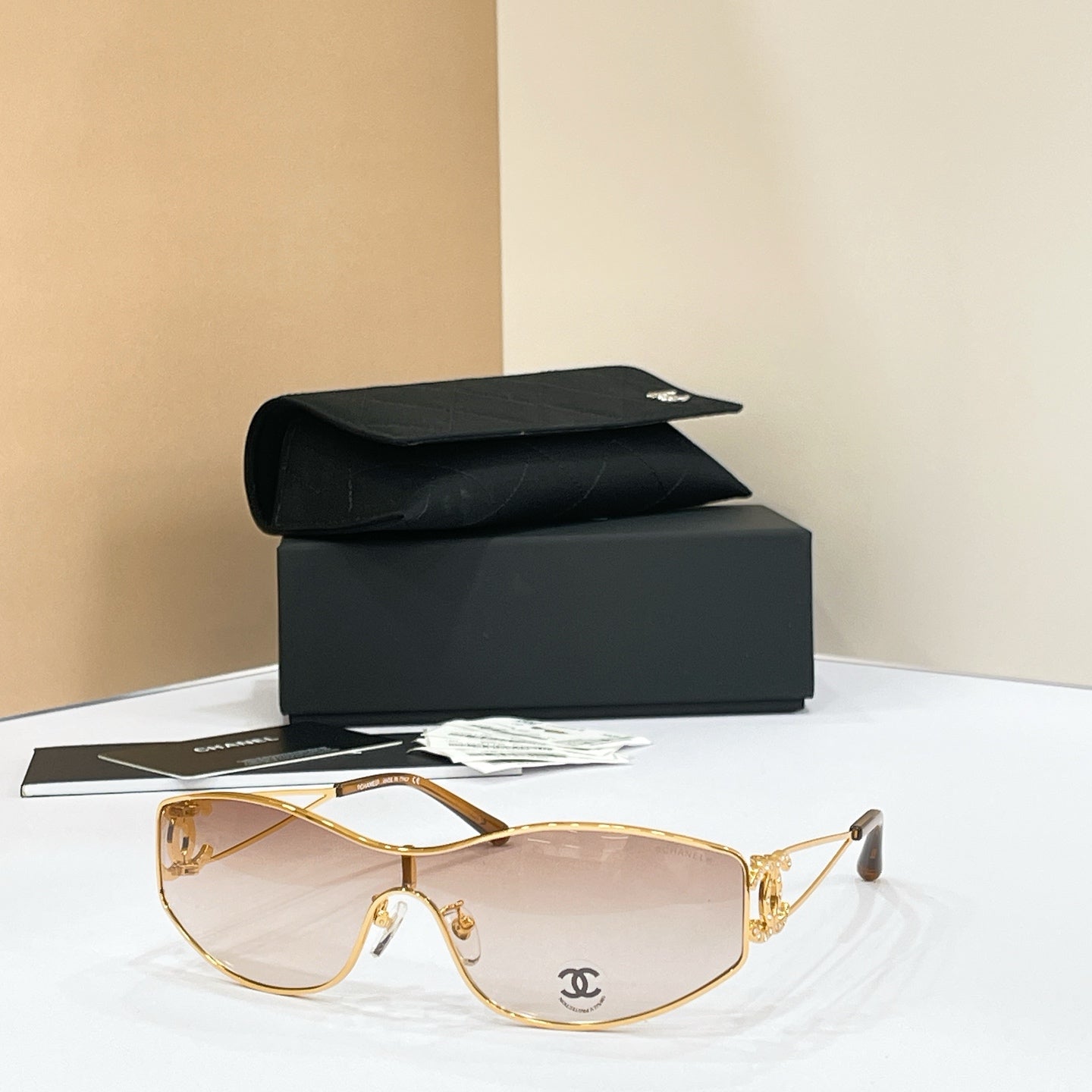 CHANEL Sunglasses CH4073