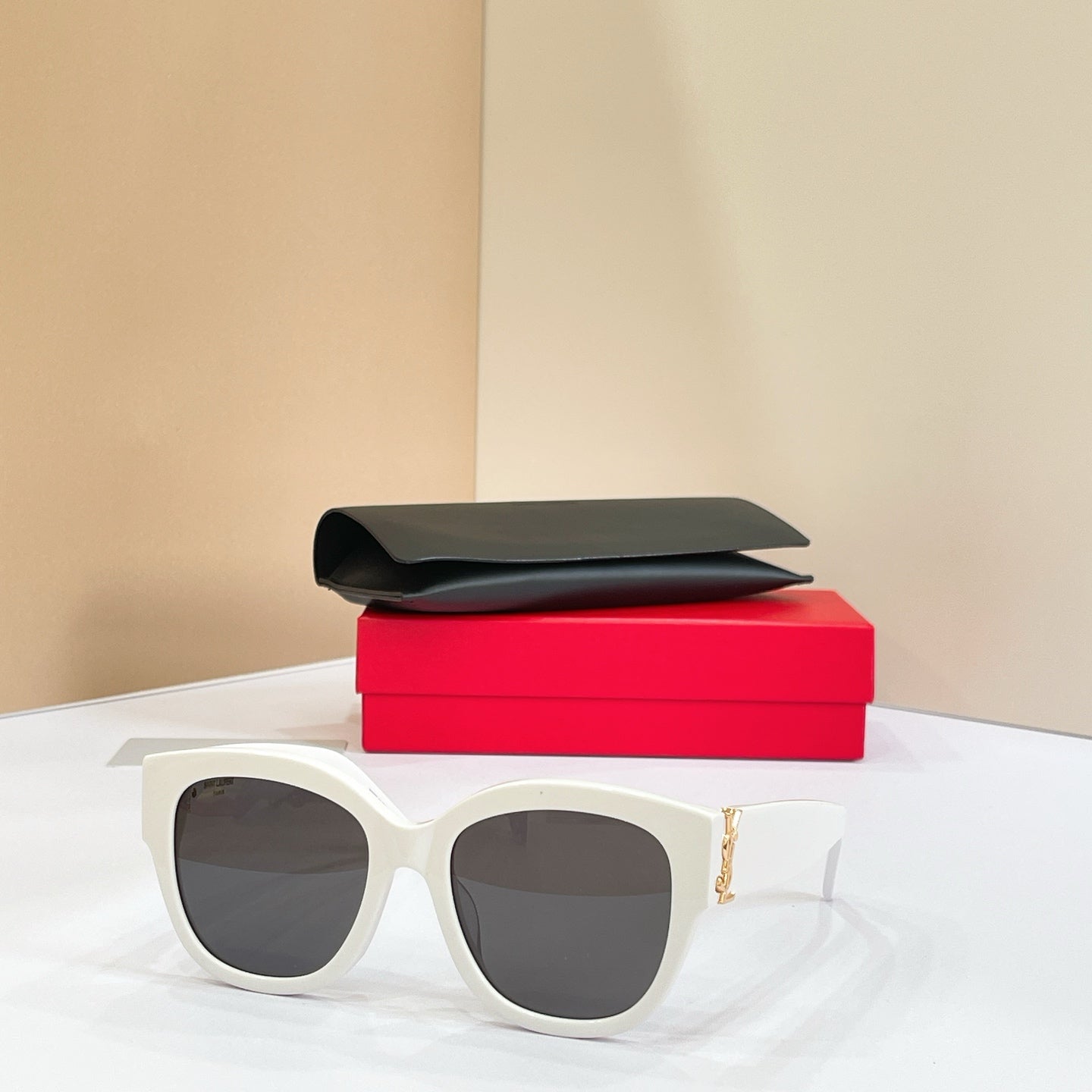 SAINT LAURENT Sunglasses SL M95