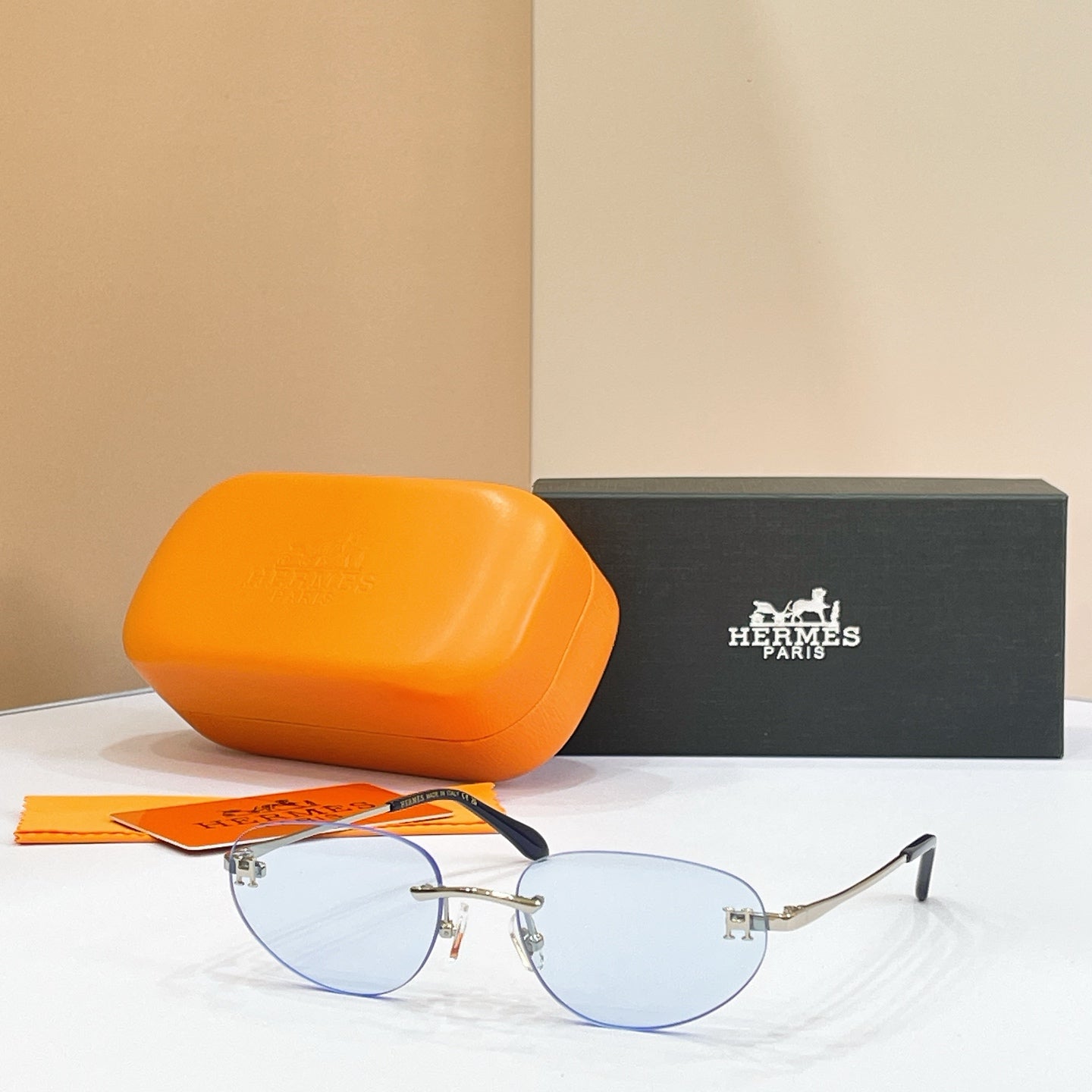 HERMÈS Sunglasses H8028
