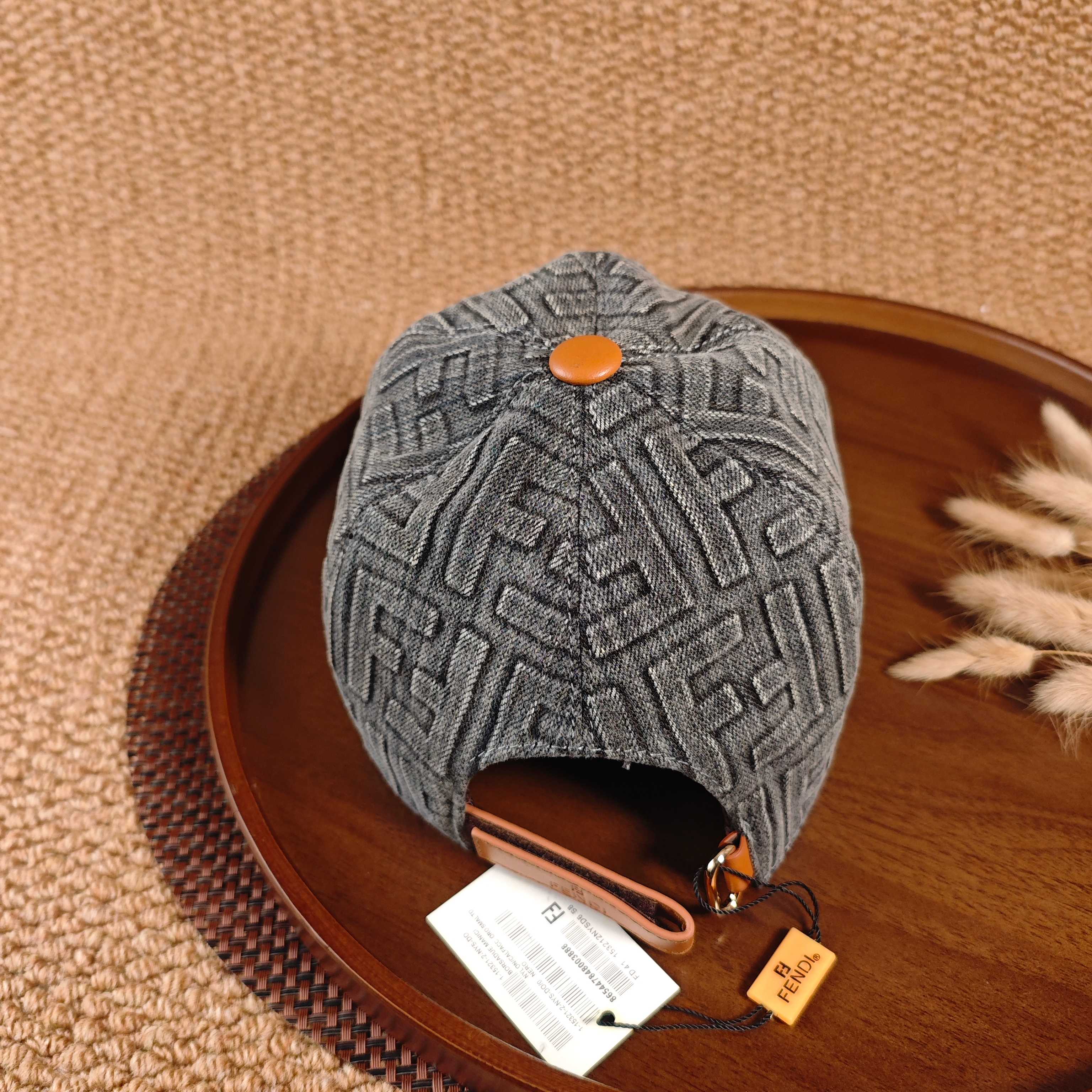 FENDI Baseball Cap – Light Grey