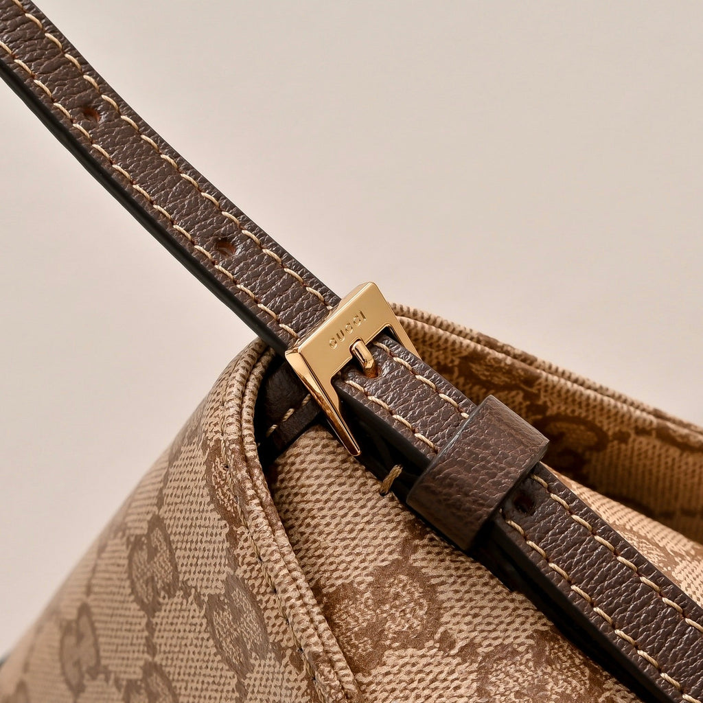 GUCCI GG Madison Shoulder Bag