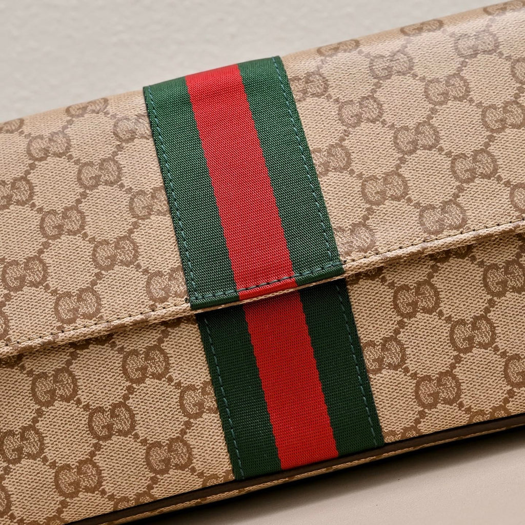 GUCCI GG Madison Shoulder Bag