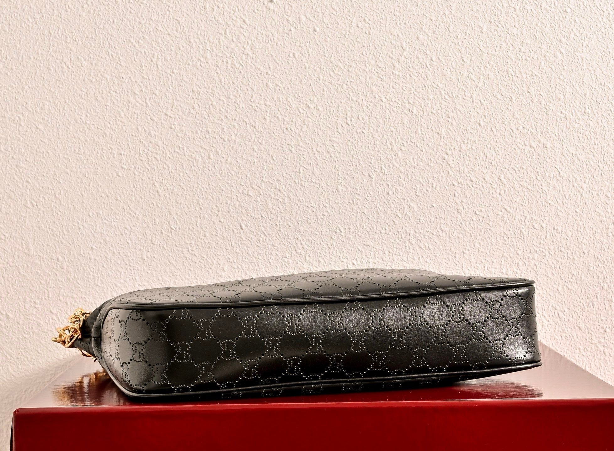GUCCI Lady Lunetta Chain Medium Shoulder Bag