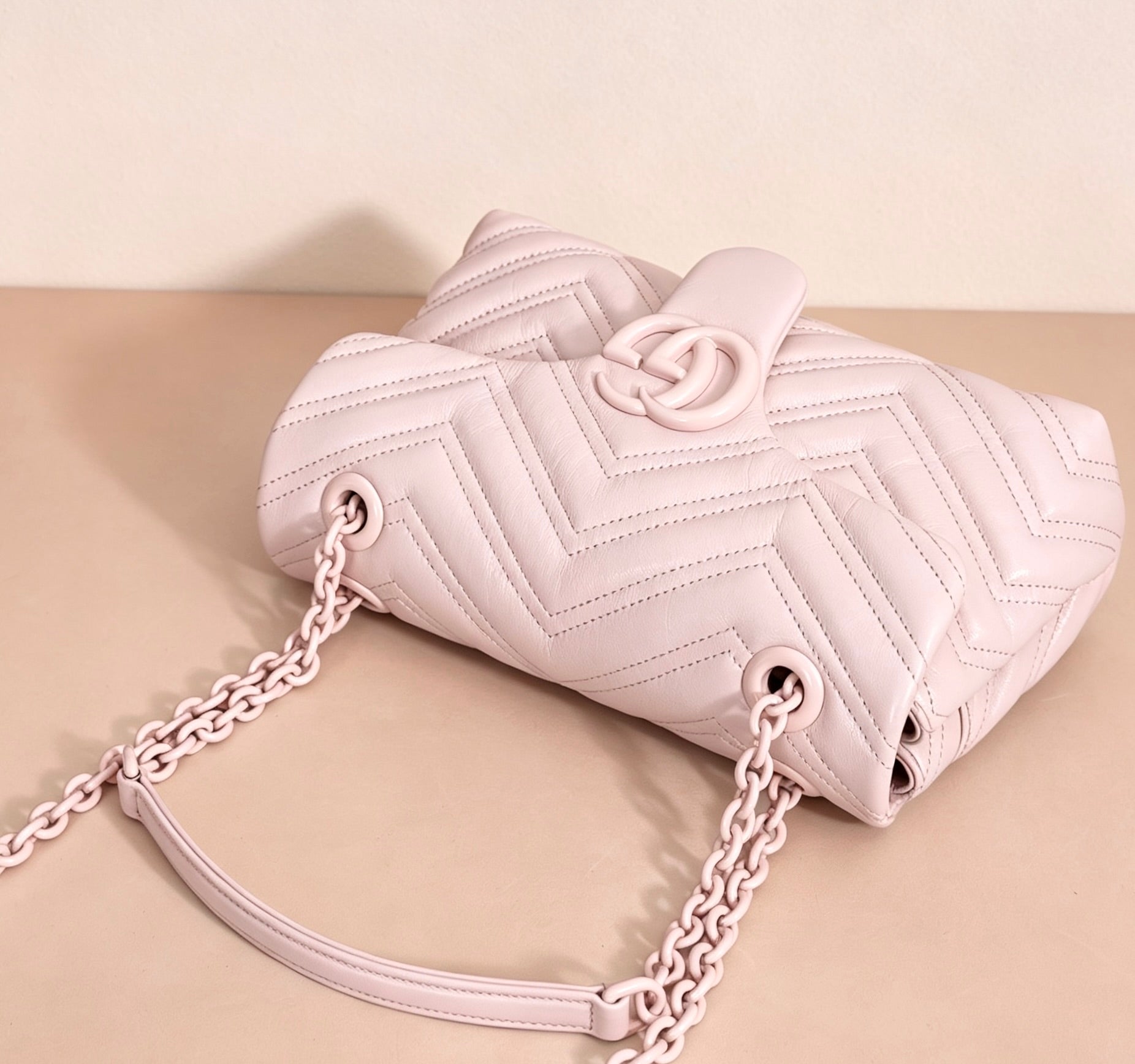GUCCI GG Marmont Small Shoulder Bag