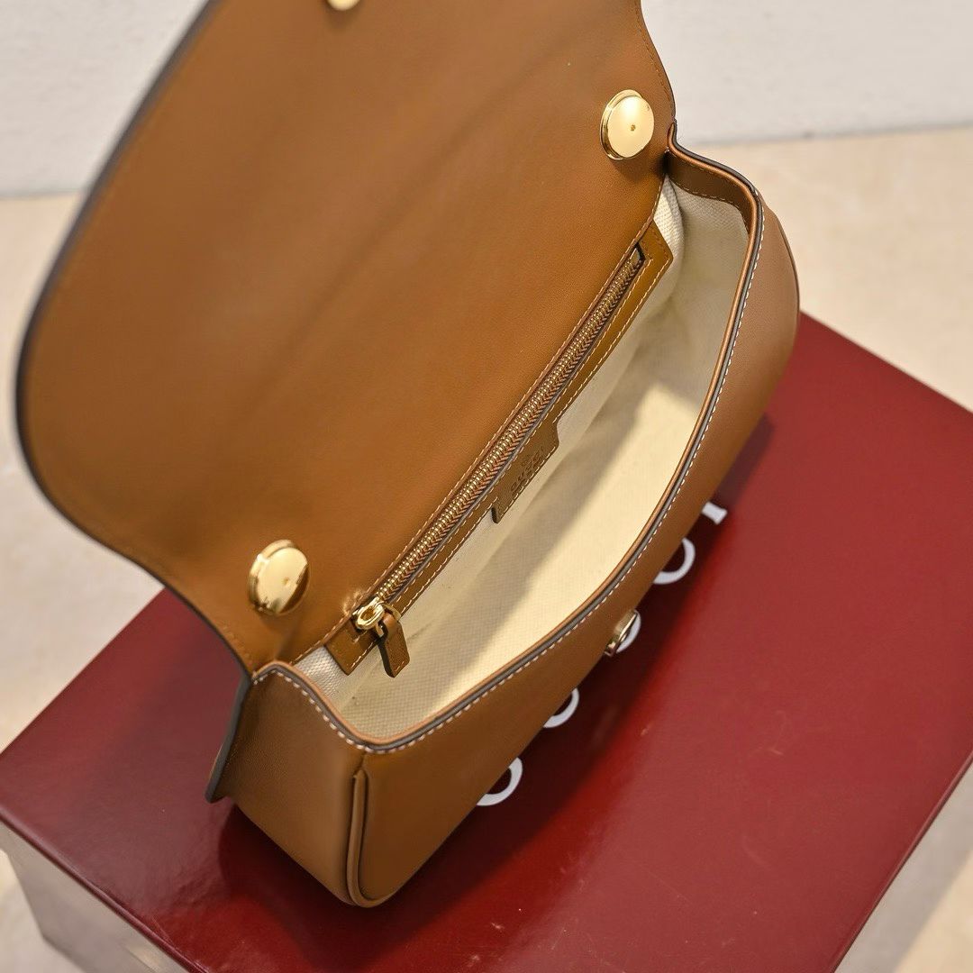 Gucci Blondie Top Handle Bag – 815714