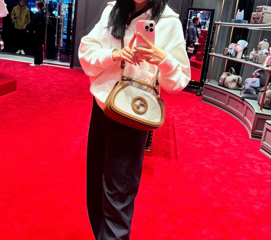 Gucci Blondie Top Handle Bag – 815714